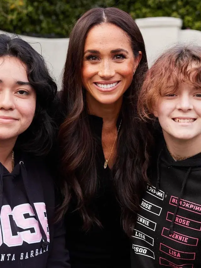 Meghan Markle Debut dengan Gaya Rambut Ikal Saat Bahas Kesehatan Mental, Terinspirasi Kate Middleton?