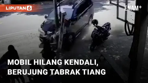 VIDEO: Detik-detik Mobil Hilang Kendali di Bojonegoro, Berujung Tabrak Tiang