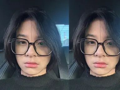 Zee JKT48 berhasil mengejutkan para fansnya. Ya, penampilan Zee terbaru dengan rambut bondol sukses curi perhatian. Zee memotong rambutnya pendek karena tuntutan peran sebagai pemeran Ancika di film Ancika 1995 sekuel dari Dilan Milea. (Liputan6.com/IG/jkt48.zee)