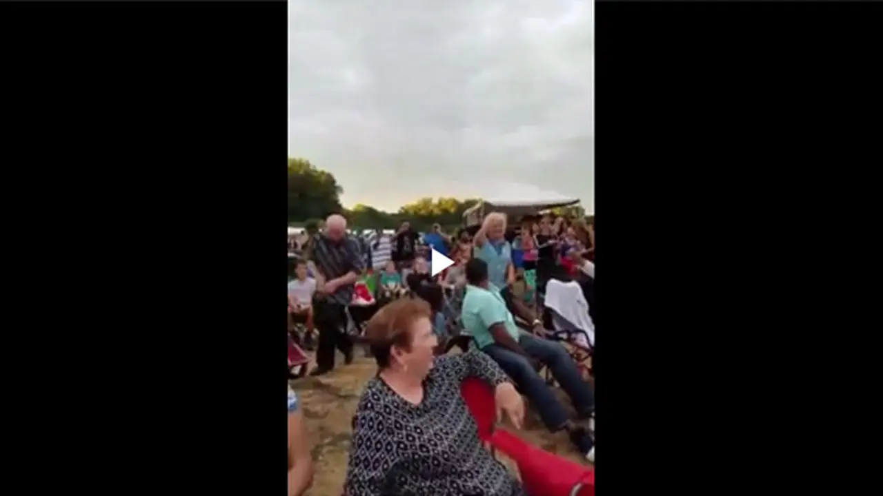 Heboh, Kakek dan Nenek Joget di Pesta