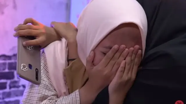 6 Momen Pertemuan Pertama Kali Nabila dan Nadia, Kembar yang Terpisah 16 Tahun