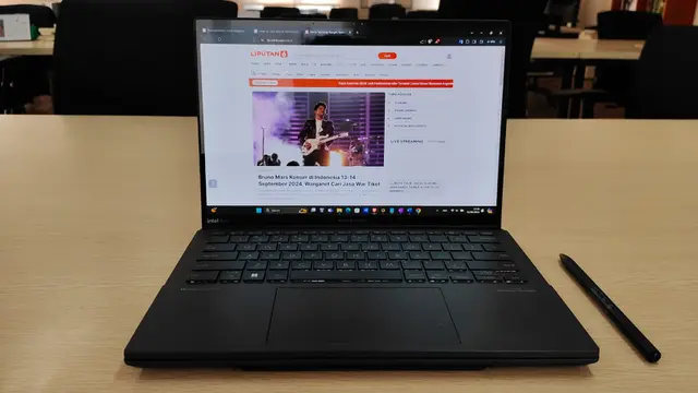 Asus Zenbook Duo 14 OLED UX8406MA