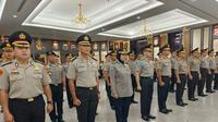 Polri menggelar upacara Korps Raport atau kenaikan pangkat setingkat lebih tinggi terhadap 42 Perwira Tinggi (Pati) dan 121 Perwira Menengah (Pamen). (Dok. Merdeka.com/Bachtiarudin Alam)