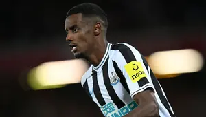 Alexander Isak menjadi pemain anyar Newcastle United usai direkrut dari Real Sociedad pada bursa transfer musim panas 2022. Ia diboyong menuju St James Park seharga 70 juta euro. Transfernya tercatat menjadi rekor pembelian termahal yang pernah dilakukan oleh The Magpies. (AFP/Paul Ellis)
