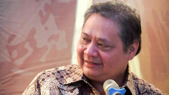 Menteri Koordinator Bidang Perekonomian Airlangga Hartarto dalam Konferensi Pers usai Rapat Internal terkait Jaringan Gas Rumah Tangga dan Pendistribusian LPG Tabung 3 Kilogram di Istana Merdeka, Kamis (12/10/2023). (Dok Kemenko Perekonomian)