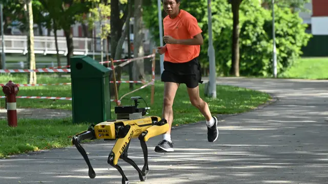 Robot Anjing Patroli Virus Corona di Singapura