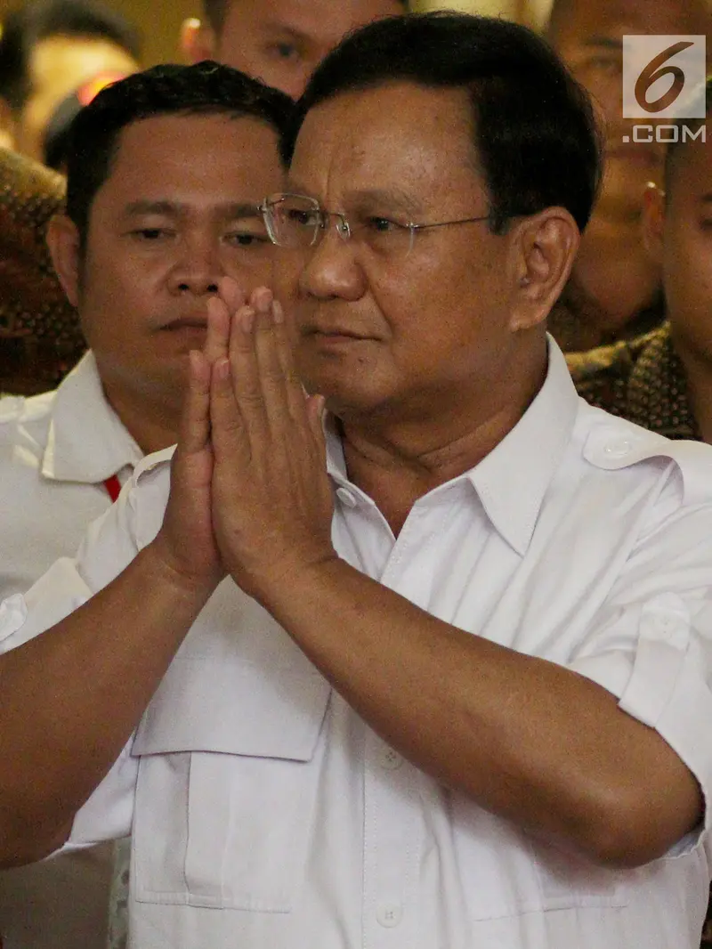 Salam Prabowo Subianto Saat Hadiri Rakernas Gerindra