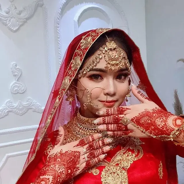 6 Gaya Pemotretan Putri DA Berdandan Ala Bollywood, Bikin Pangling