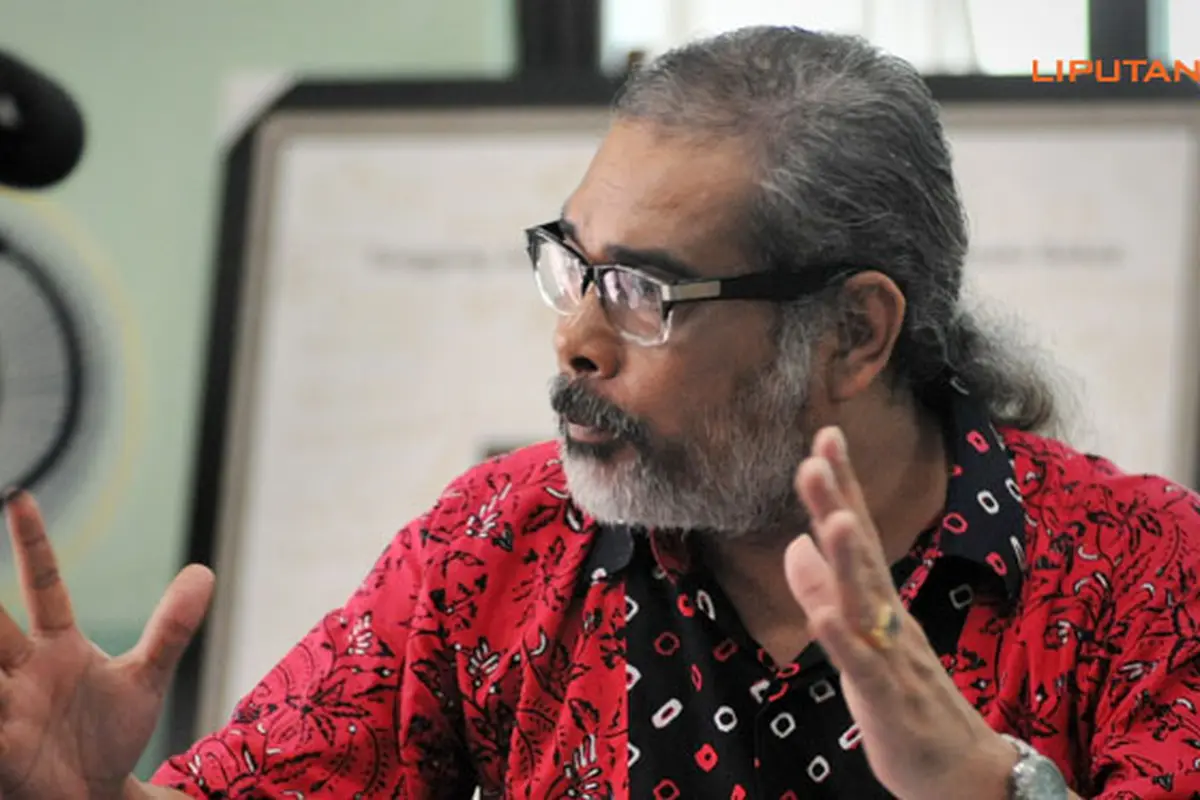 arist-merdeka-sirait130207b.jpg