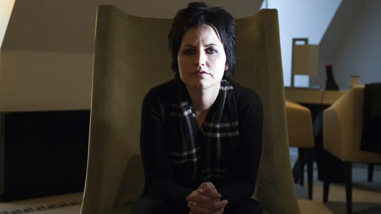 [Bintang] Kenang Dolores O'Riordan, Aurelie Moeremans Nyanyi Lagu Ini