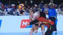 <p>Pemain Jakarta Pertamina Enduro, Dita Azizah (kanan) menerima bola serve saat menghadapi Jakarta Livin Mandiri pada laga seri ketiga putaran kedua PLN Mobile Proliga 2024 di GOR Ken Arok, Malang, Minggu (16/6/2024). Jakarta Livin Mandiri kalah 0-3 (19-25, 20-25, 18-25). (Dok. PBVSI)</p>