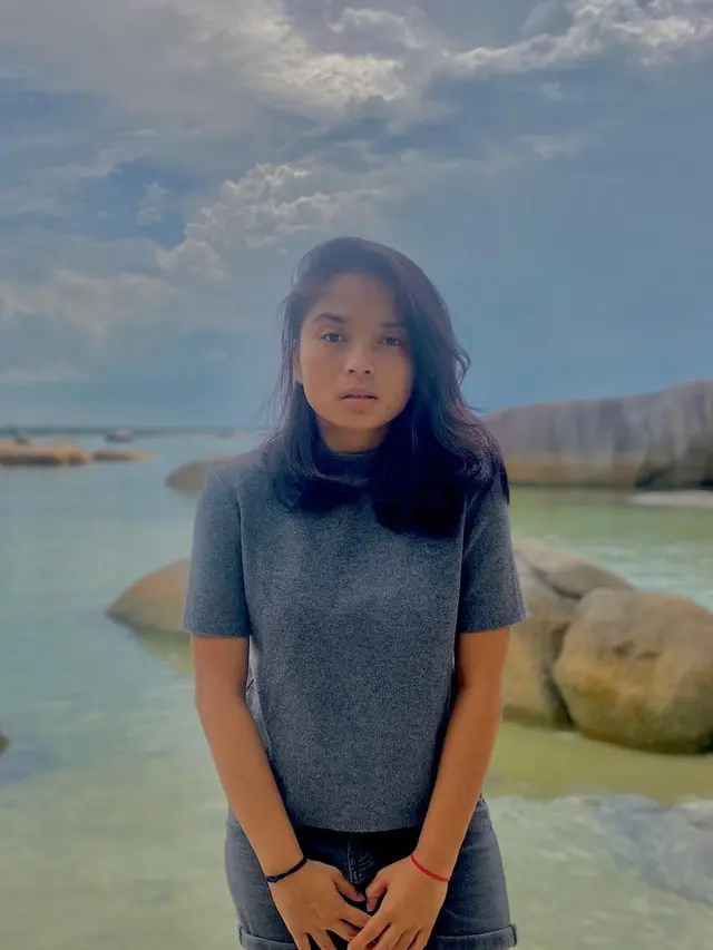 6 Potret Ade Mustika di Luar Lapangan, Kapten Timnas Putri Indonesia
