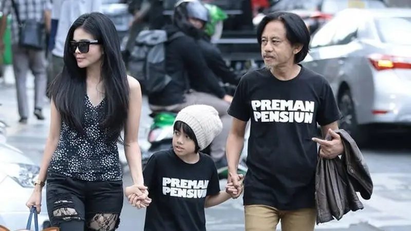 Potret Quentin anak Epy Kusnandar. (Sumber: Instagram/@karinaranau9)