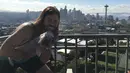 Dan Price merupakan sosok Bos yang patut ditiru, CEO Gravity Payments ini rela memangkas gajinya sendiri demi menaikkan gaji seluruh karyawan. Price menantang para CEO lain untuk berani melakukan hal yang sama. (Instagram.com/ danpriceseattle)