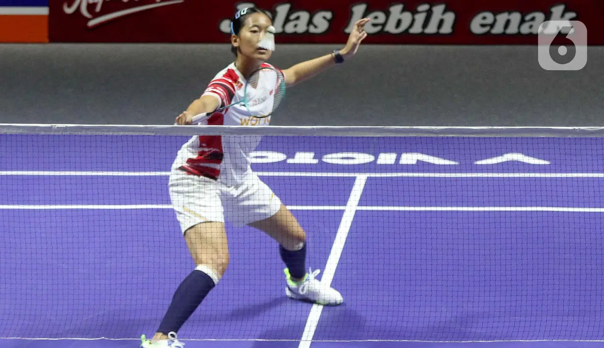 Sebelumnya pertandingan antara Putri Kusuma Wardani melawan Malvika Bansod berlangsung cukup sengit. (Liputan6.com/Herman Zakharia)