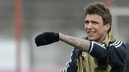 NK Zagreb. Mario Mandzukic memperkuat NK Zagreb di Divisi Utama Liga Kroasia selama 2 musim, mulai 2005/2006 hingga 2006/2007. Total ia bermain dalam 57 laga dengan mencetak 17 gol. Ia sempat bermain 2 kali di awal musim 2007/2008 sebelum hijrah ke Dinamo Zagreb. (Foto: AFP/Christof Stache)