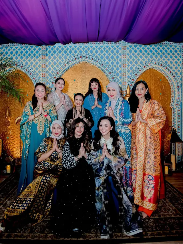 6 Potret Intimate Birthday Diana Pungky Bareng Artis Lawas, Tak Menua di Usia 51 Tahun
