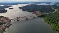 Kementerian PUPR membangun jembatan bentang pendek Pulau Balang di Kalimantan Timur. Ini adalah jembatan duplikasi yang menghubungkan Kota Balikpapan dengan Kabupaten Penajam Paser Utara. (Dok Kementerian PUPR)