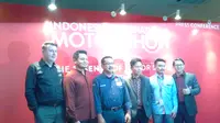 Para penyelenggara Indonesia Indonesia International Motor Show (IIMS) 2015.