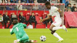 Diboyong dengan harga kurang dari 7 juta Euro, kiper Swiss itu menjelma menjadi tembok tangguh di gawang Nerazzurri. Tercatat sudah 11 cleansheet yang ia cetak dalam 18 laga di seluruh ajang, termasuk saat melibas juara bertahan Napoli 3-0 di pekan ke-14 Serie A. (AFP/Krugfoto)