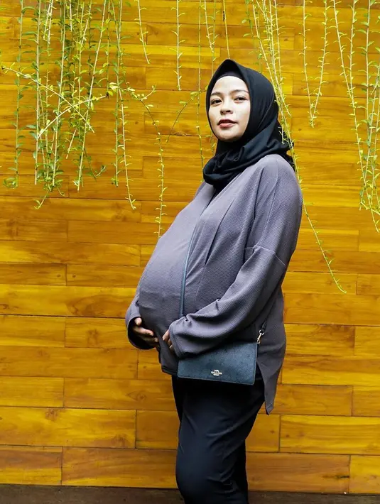 (Instagram/tantrisyalindri)