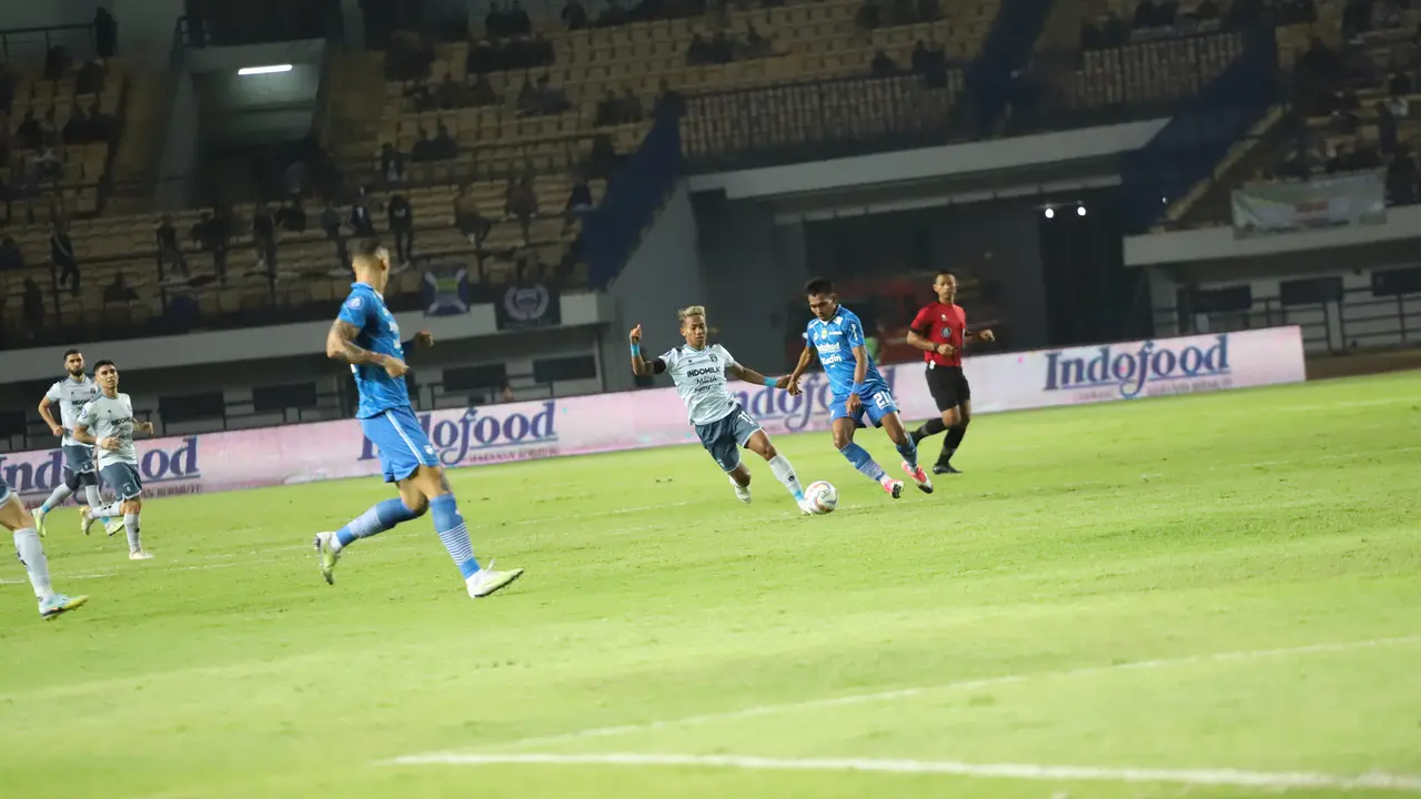 Persib Bandung Vs Persita Tangerang