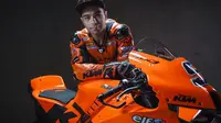 Danilo Petrucci bersama motor tim Tech3 KTM Factory Racing untuk MotoGP 2021. (Twitter/Tech3 Racing)