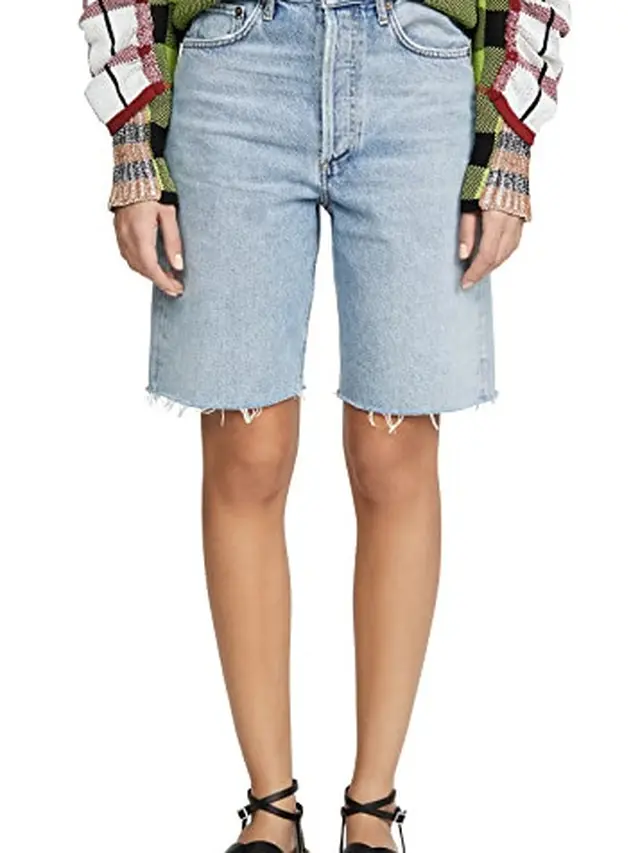 Celana pendek bermuda