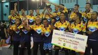 Putra Jawa Tengah juara Kejurnas Voli Junior 2017 setelah pada laga final mengalahkan DKI Jakarta 3-1 di GOR Dimyati, Tangerang, Banten, Rabu (20/12/2017). (Humas PBVSI)