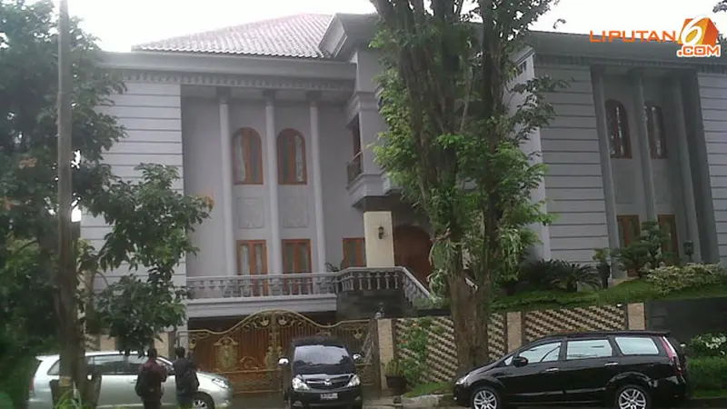 rumah-sutan-140116b.jpg