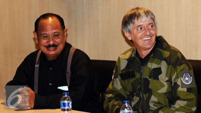 Pelatih Timnas Indonesia, Luis Milla Perkenalkan Tim Kepelatihan