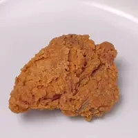 Cara Menghangatkan Ayam Goreng Krispi yang Mudah dan Efektif, Cukup dengan Es Batu (Credit: TikTok/@dessert.hound)
