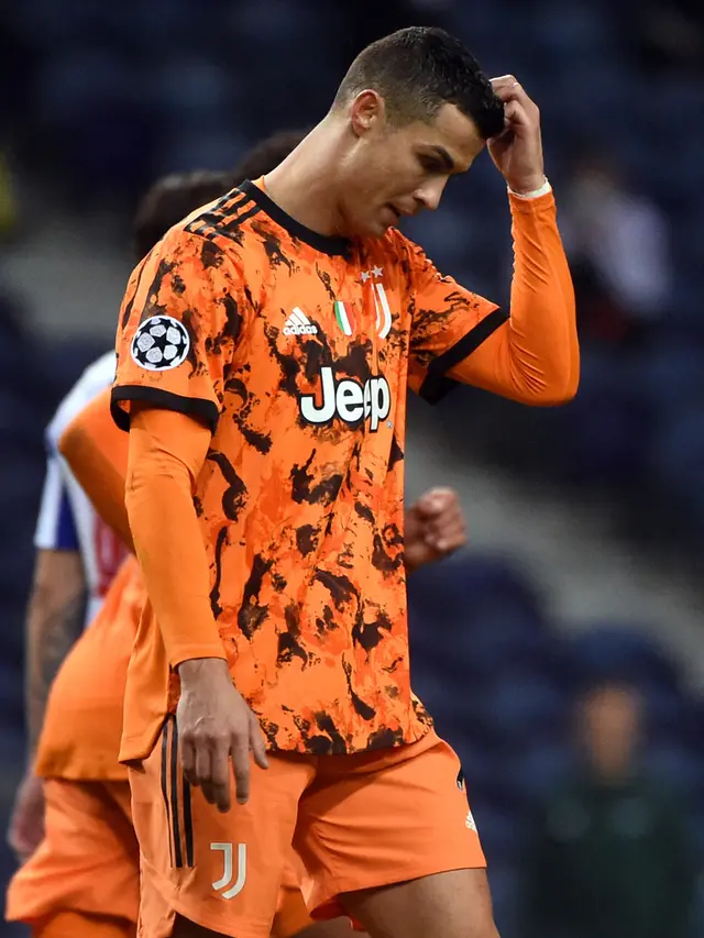 Cristiano Ronaldo Kecewa Berat saat Juventus Kalah dari Porto di Liga Champions