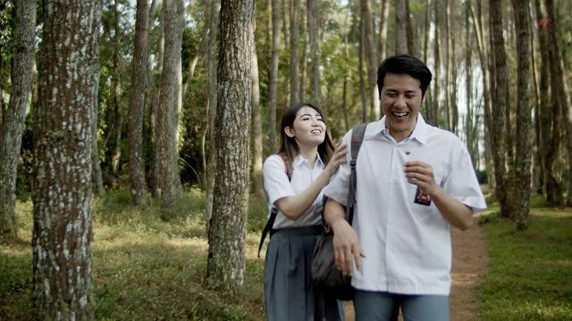 7 Gaya Via Vallen Tampil Kompak dengan Kekasih Ini Didoakan Segera Menikah