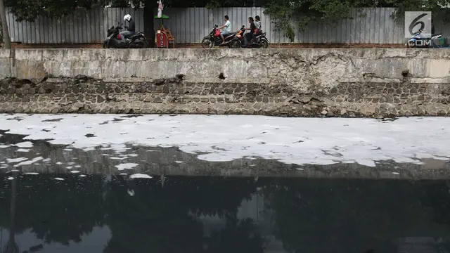 61 Persen Aliran Sungai Jakarta Alami Pencemaran Berat