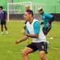 Arema FC tidak memperpanjang kontrak marquee player asal Kolombia, Juan Pablo Pino Puello. (Liputan6.com/Rana Adwa)