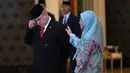 Sultan Ibrahim Iskandar dari Johor (kiri) diangkat menjadi Raja Malaysia dan akan dilantik pada 31 Januari 2024. (MOHD RASFAN/POOL/AFP)