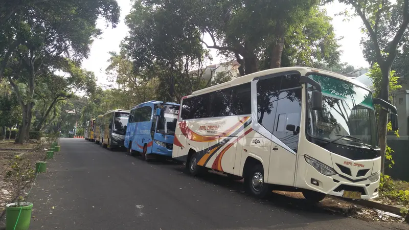 Jelang Pendaftaran, Prabowo-Sandiaga Sediakan 6 Bus untuk Relawan