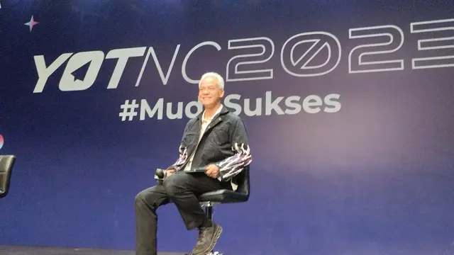 Gubernur Jawa Tengah Ganjar Pranowo menghadiri acara Young on Top National Conference (YOTNC) 2023 di Pusat Perbelanjaan, Kota Kasablanka, Jakarta Selatan, Sabtu (15/7/2023).
