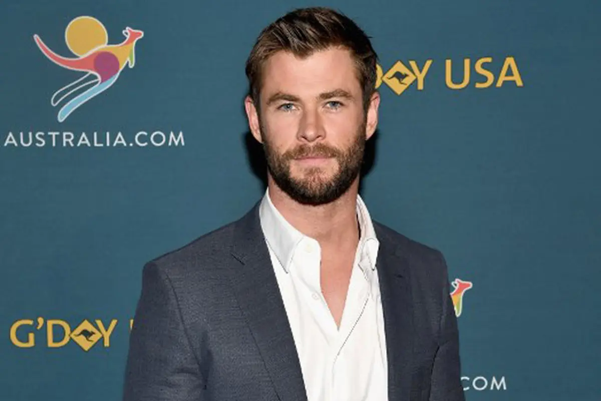 [Bintang] Chris Hemsworth