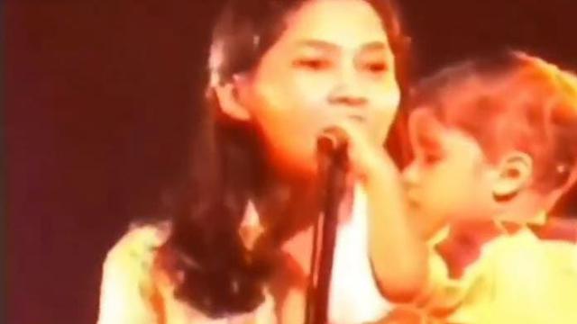 Potret Lawas Maia Estianty Jadi Backing Vocal Dewa 19, Manggung Sambil Gendong Al Ghazali Kecil (instagram/transformasi, youtube/uyung aria).