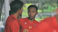 Bek Arema FC, Nurdiansyah. (Bola.com/Iwan Setiawan)