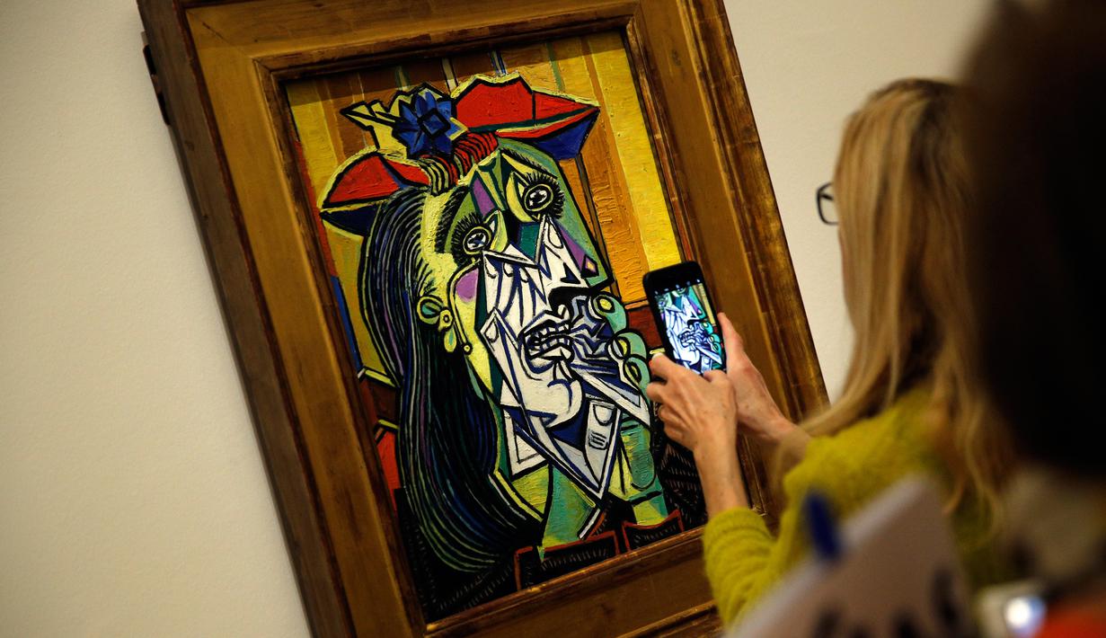 FOTO: Melihat Lukisan Maestro Pablo Picasso di Pameran ...