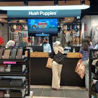 Hush Puppies brand fashion asal Amerika membuka storenya di Margo City.