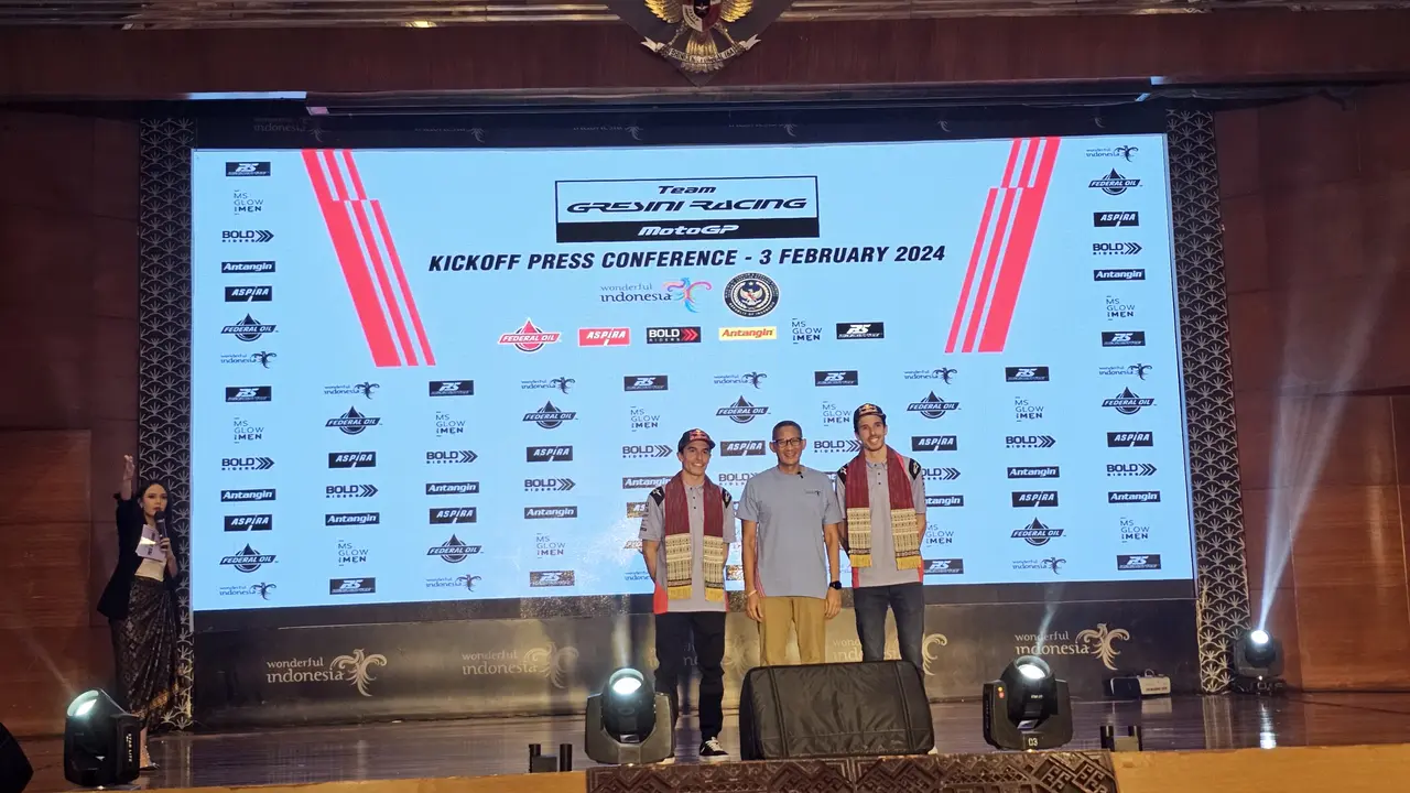 Marc Marquez dan Adiknya Alex bersama Sandiaga Uno