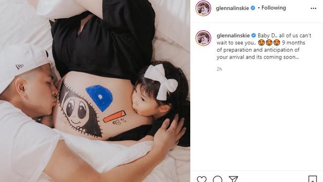 Menunggu Hari Melahirkan, Perut Chelsea Olivia Malah ...