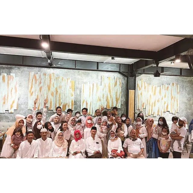 6 Momen Ulang Tahun Adinda Azani dan Ibunda, Rayakan Bareng Keluarga