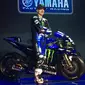 Pembalap Monster Energy Yamaha, Maverick Vinales, pada peluncuran motor baru MotoGP 2019 di Hotel Four Seasons, Jakarta, Senin (4/2/2019). (Bola.com/Benediktus Gerendo Pradigdo)