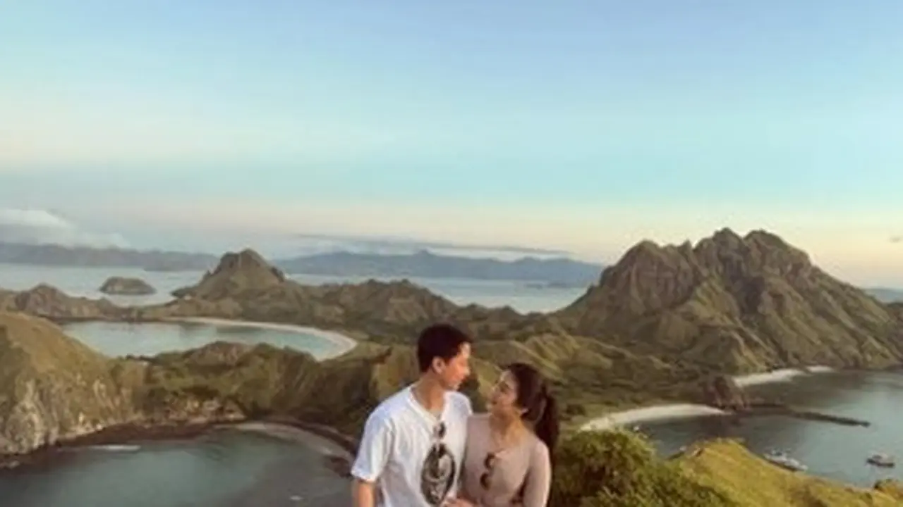 Senyum Bahagia Kevin Sanjaya dan Valencia Tanoesoedibjo Saat Bulan Madu di Labuan Bajo