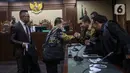 Ia mengajukan nota keberatan atas dakwaan Jaksa Penuntut Umum (JPU) pada Kejaksaan Agung (Kejagung) RI yang menyebutkan dirinya telah menimbulkan kerugian keuangan negara sebesar Rp 8,032 triliun dalam proyek BTS 4G. (Liputan6.com/Johan Tallo)